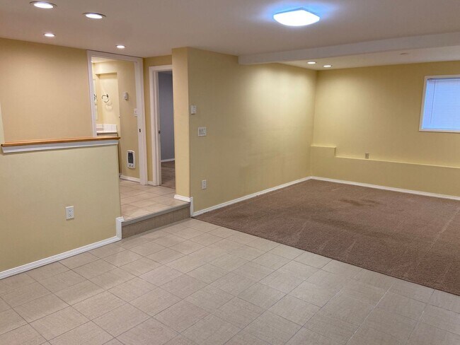 Building Photo - Giannakis Duplex