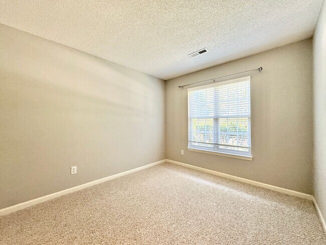 Building Photo - 4800 Corinthian Way