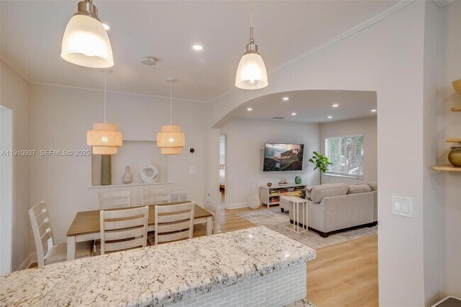 Building Photo - 2969 SW 20th St