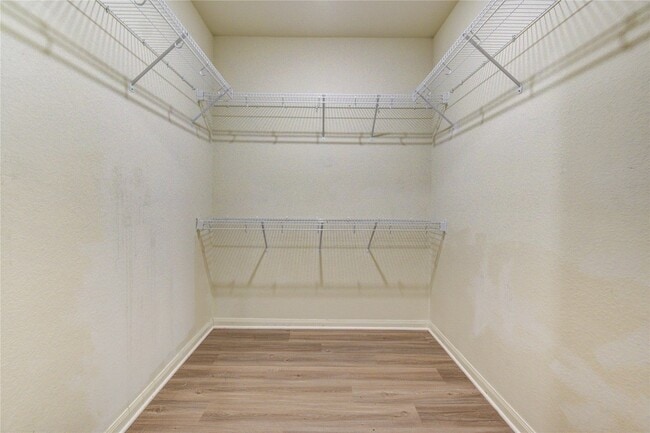 Building Photo - 3001 Iron Woods Dr