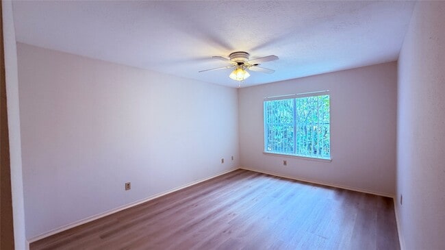 Building Photo - 10555 Turtlewood Ct