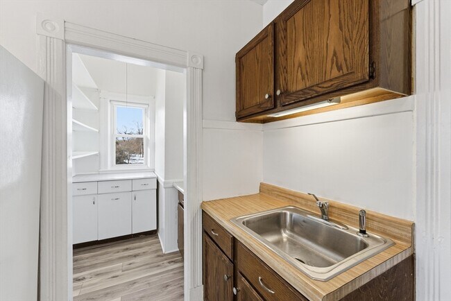 Building Photo - 33 North Blvd