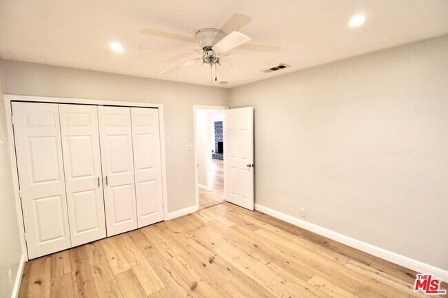 Building Photo - 5415 Coldwater Canyon Ave
