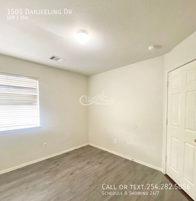 Building Photo - 1501 Darjeeling Dr