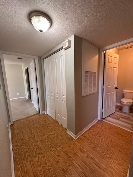 Building Photo - 13703 Richmond Park Dr N