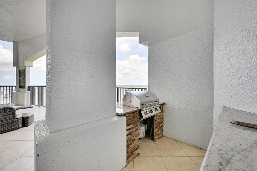 Building Photo - 2797 1st St