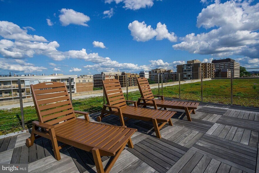 Building Photo - 2475 Virginia Ave NW