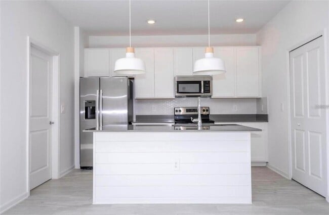 Building Photo - 13890 Title Wy