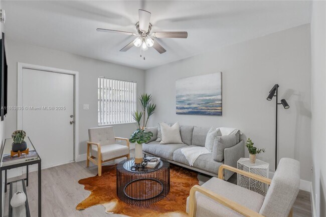 Primary Photo - 1041 SW 15th Ave