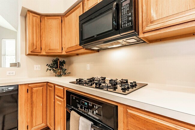 Building Photo - 2608 Leroy St