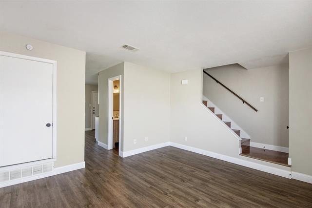 Building Photo - 805 Bluebonnet Dr