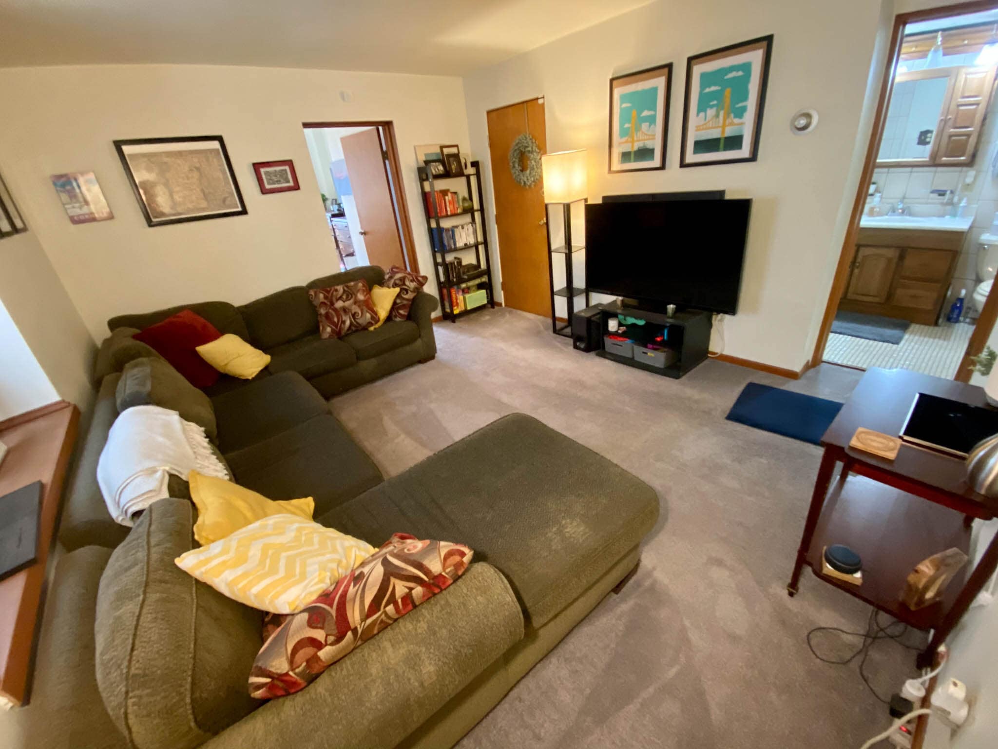 LR - 5517 Claybourne St