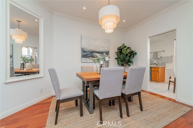 Building Photo - 2 Ellisworth Aisle