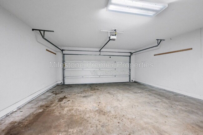 Building Photo - 3418 Ballam St