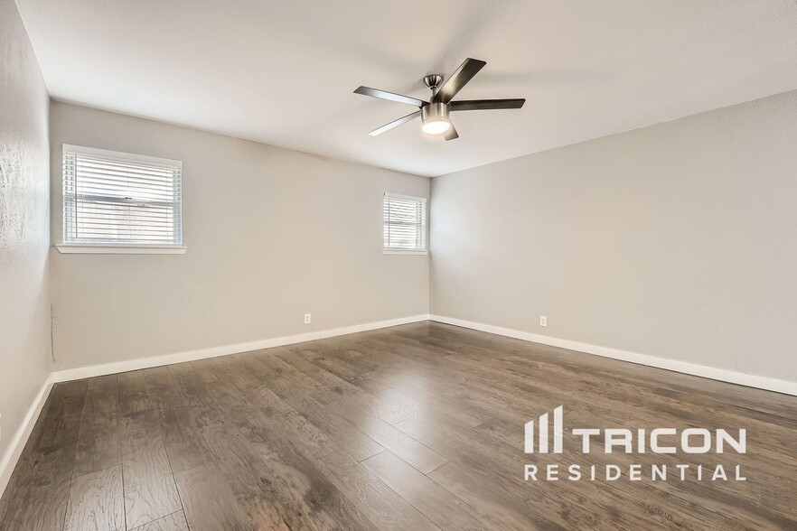 Building Photo - 506 Canyon Ridge Dr