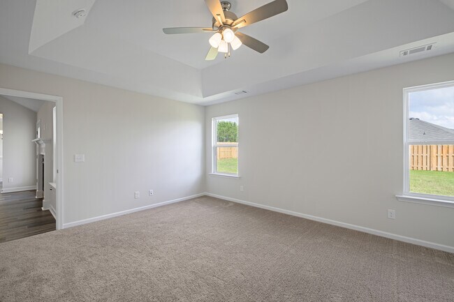 Building Photo - 8850 Snelling Dr