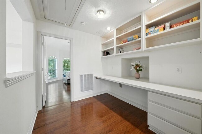 Building Photo - 5722 Arbor Breeze Ct