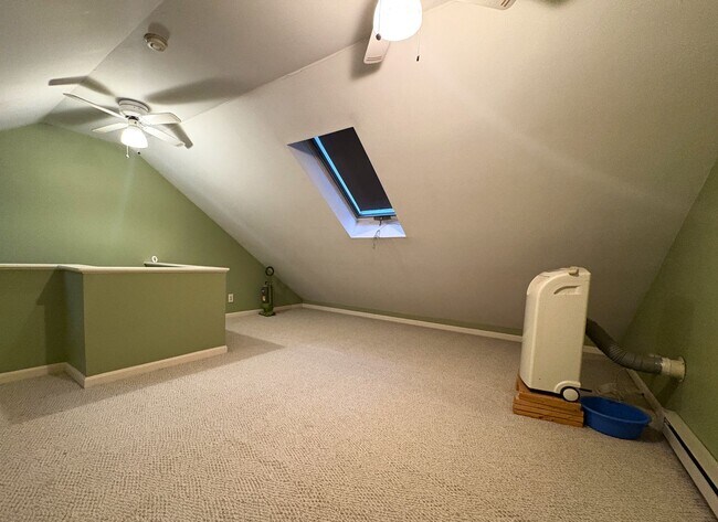 Building Photo - Spacious 3 Bedroom, 2 Bath Townhouse with In-Unit Laundry in Lowell, MA