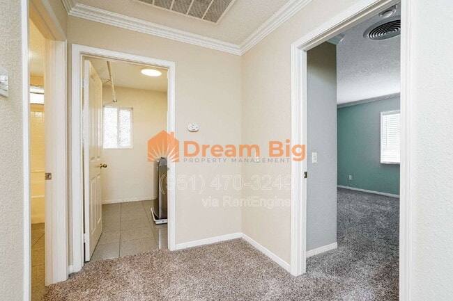 Building Photo - 30 Amberhill