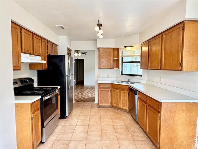 Building Photo - 1215 Creekbottom Cir