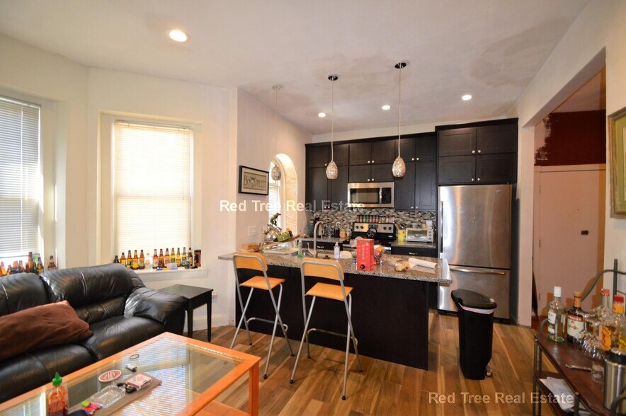 Building Photo - 25 Chester St