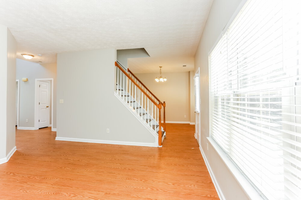 Building Photo - 7470 Royale Ct