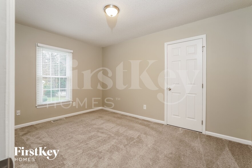 Building Photo - 4512 Princess Dr