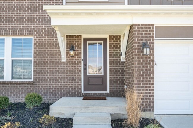 Building Photo - Brand new and fully furnished corporate executive home