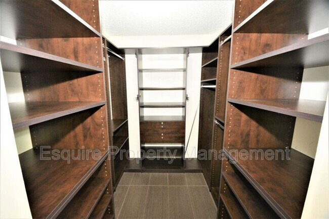 Building Photo - 1629 Pierside Ln