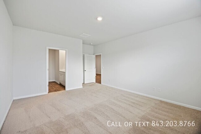 Building Photo - 103 Green Passage Ln