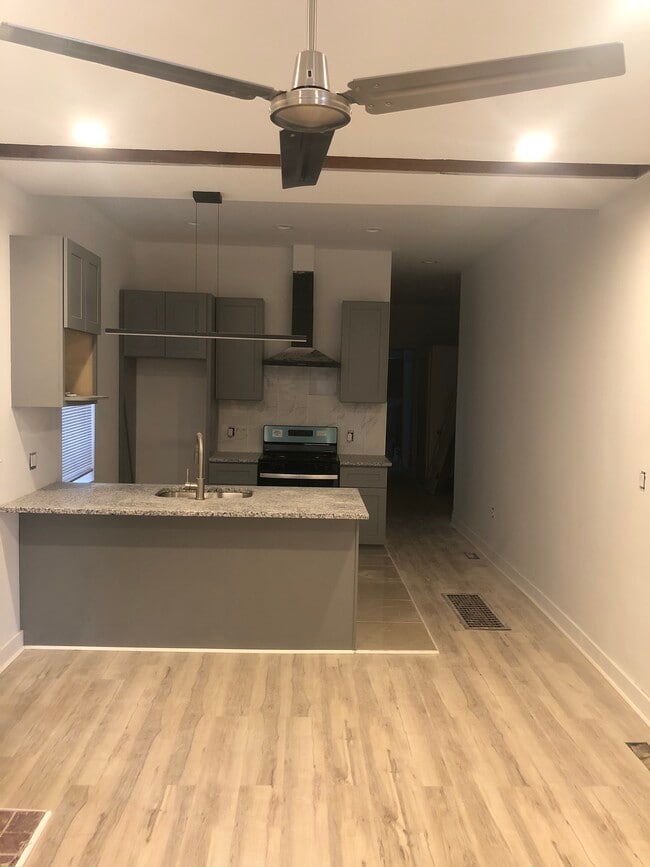 Building Photo - 1226 N Redfield St