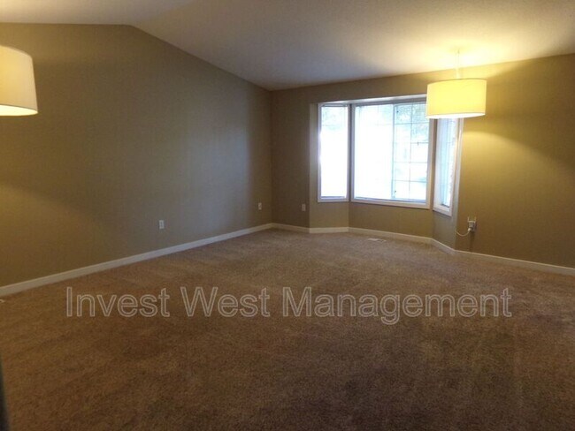 Building Photo - 1210 NE 163rd Ct