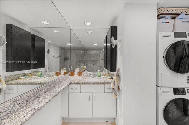 Building Photo - 5600 Collins Ave