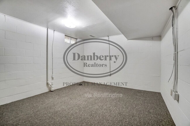 Building Photo - 1115 Secor Rd