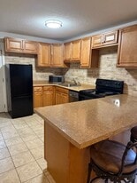 Building Photo - 52 Valley St