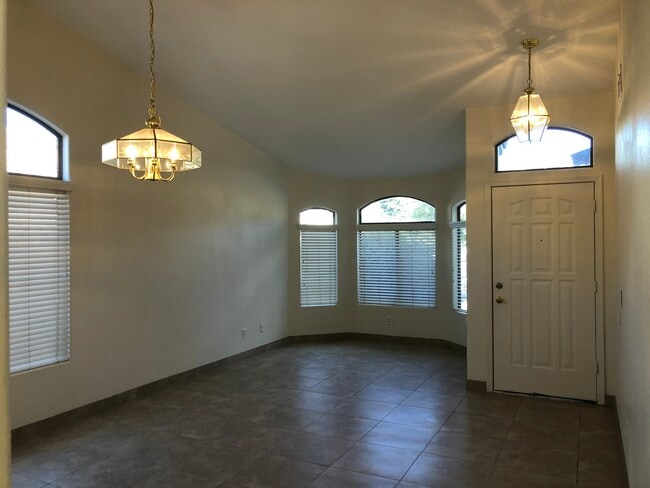 Building Photo - 16082 W Latham St