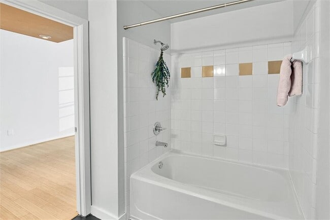 Building Photo - 800 Peachtree St NE