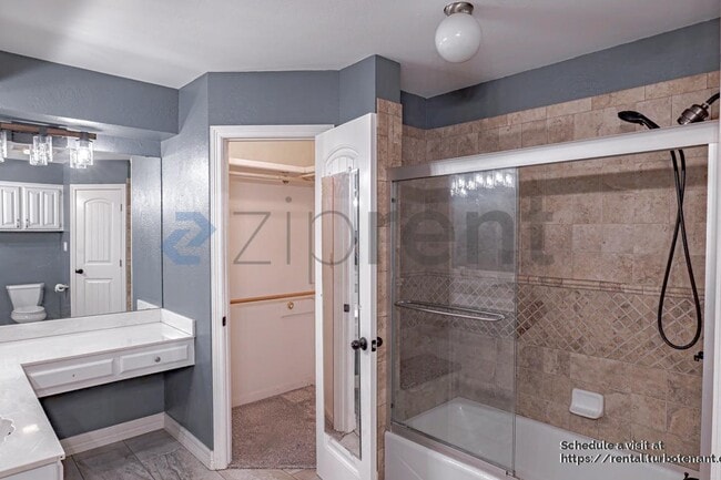 Building Photo - 10926 Mosswood Dr