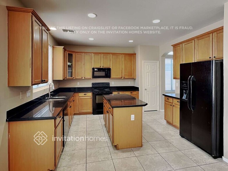 Building Photo - 14170 W Riviera Dr