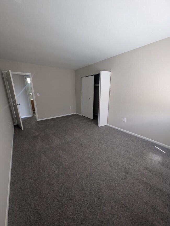 Interior Photo - Bristol House Apartments