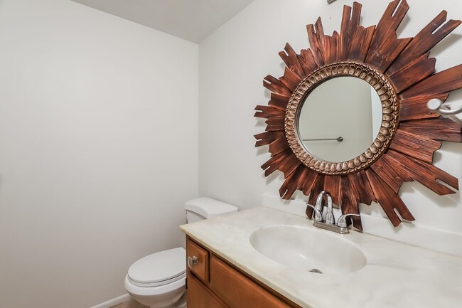 Building Photo - $250 OFF first months rent!!! 3 bedroom 2....