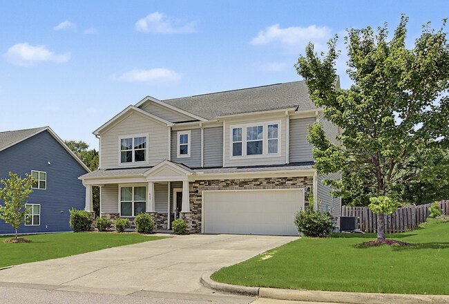 Building Photo - 5-Bedroom Home w/ Fenced-in BackYard in Knightdale