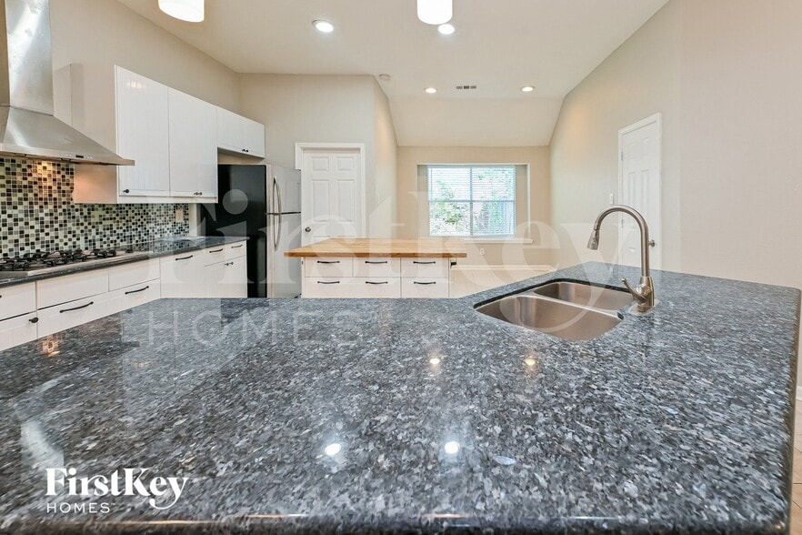 Building Photo - 11906 Knoll Bend Ct