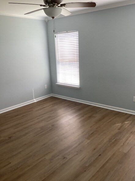 Building Photo - 93 Avonshire Dr