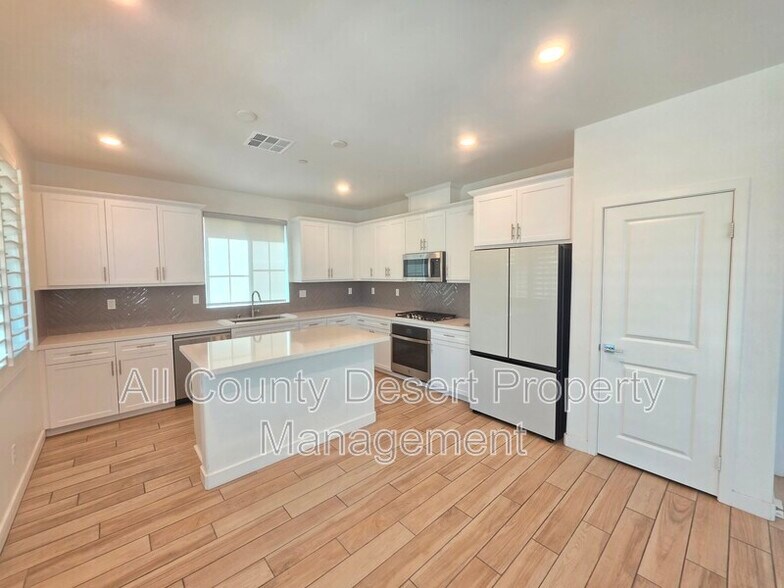 Building Photo - 73533 Granita Dr