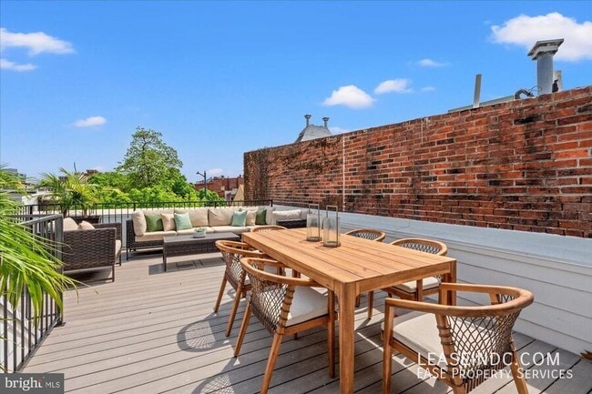 Building Photo - 1708 1/2 10th Street NW-