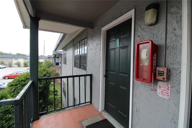 Building Photo - 201 Poinsettia Pine Ct