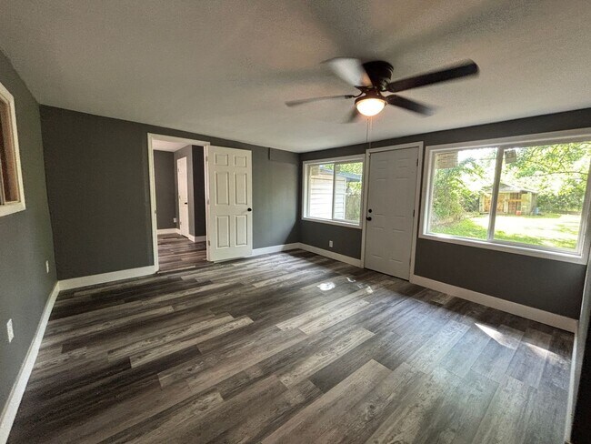 Building Photo - GREAT STARTER HOME IN THE HEART OF BOSSIER