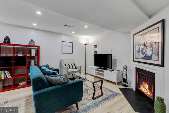 Building Photo - 1408 21st St NW