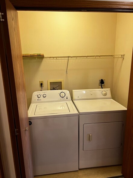 Building Photo - 1198 Abbott Cir